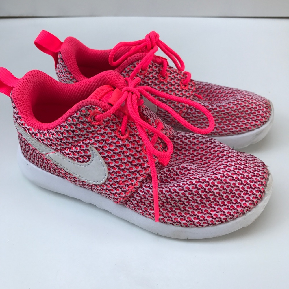 Nike Roshe One Running Shoe Kids Sz 11C